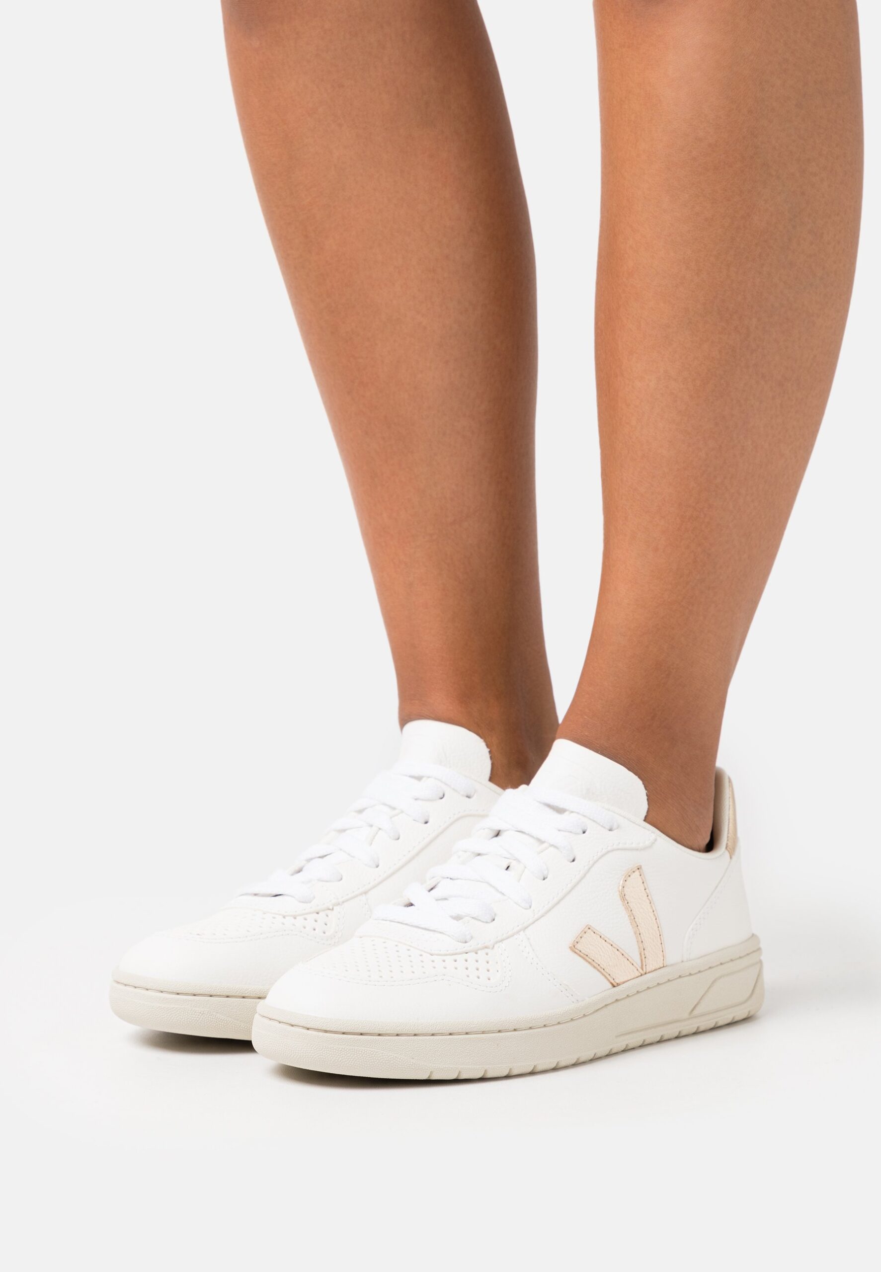 basket-veja-femme-200tgq-1.jpg